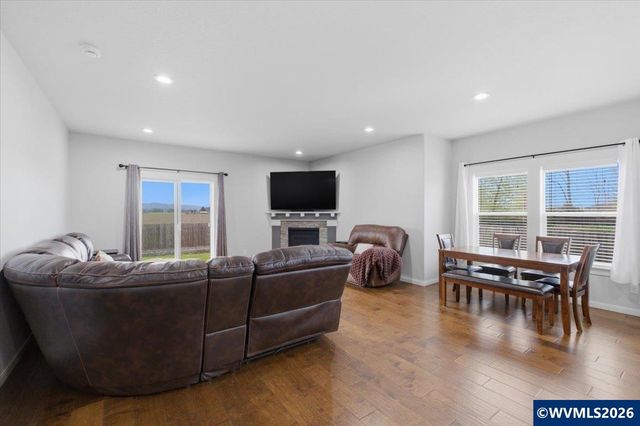 6316 NE Planter St, Albany, OR 97321