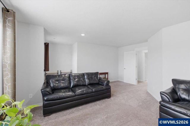 6316 NE Planter St, Albany, OR 97321