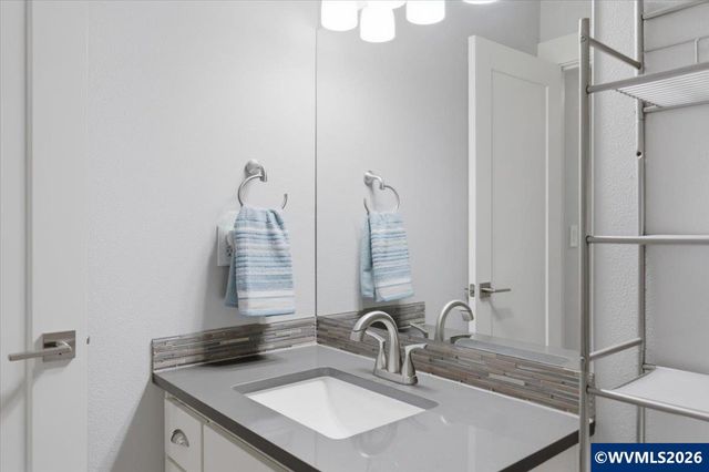 6316 NE Planter St, Albany, OR 97321