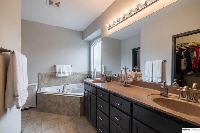 19882 Chicago Street, Elkhorn, NE 68022