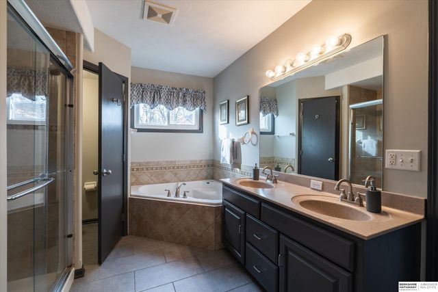 19882 Chicago Street, Elkhorn, NE 68022