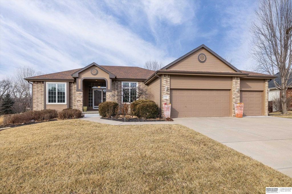 19882 Chicago Street, Elkhorn, NE 68022