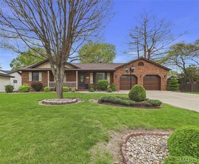 193 Meadow Drive, Bethalto, IL 62010