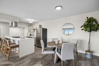 425 W Paseo Redondo Drive # 8E, Tucson, AZ 85701