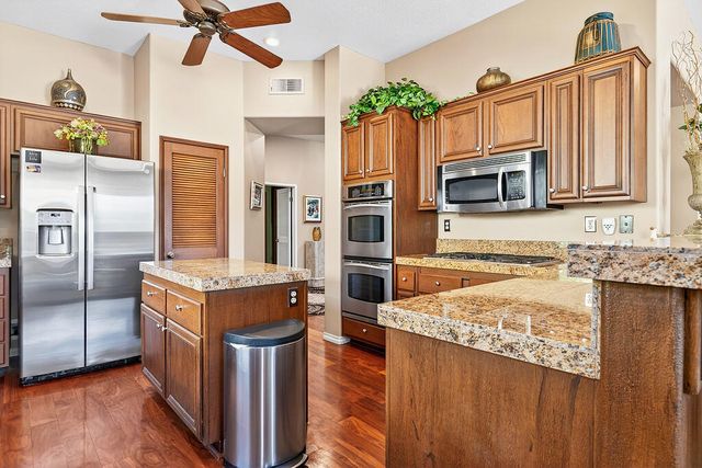 128 Kavenish Drive, Rancho Mirage, CA 92270