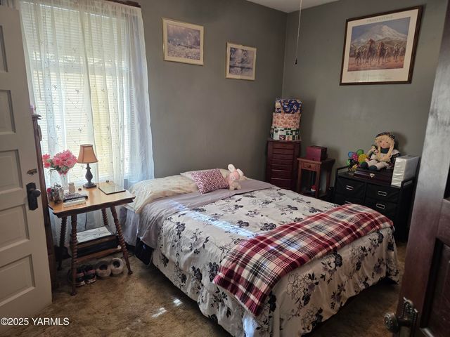 410 S 9th Ave, Yakima, WA 98902