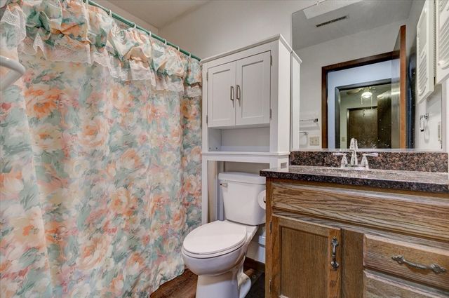 1208 49th Street 1, West Des Moines, IA 50266