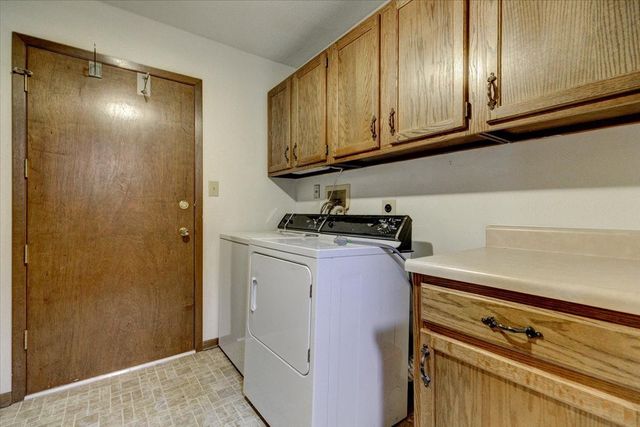 1208 49th Street 1, West Des Moines, IA 50266