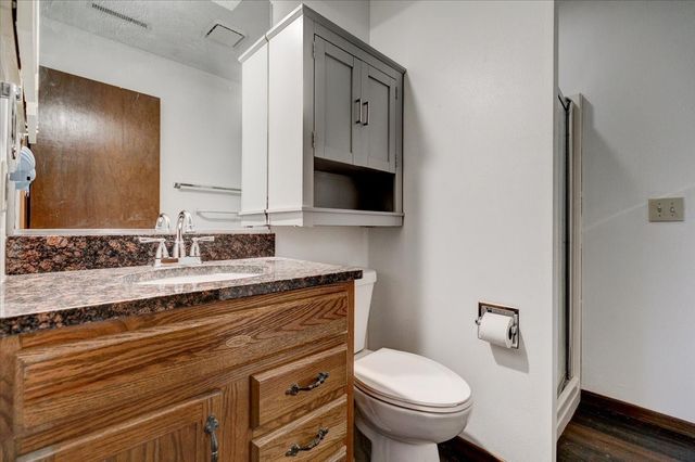 1208 49th Street 1, West Des Moines, IA 50266