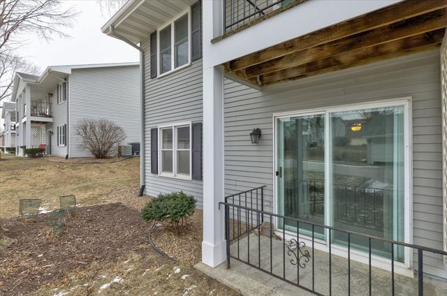 1208 49th Street 1, West Des Moines, IA 50266