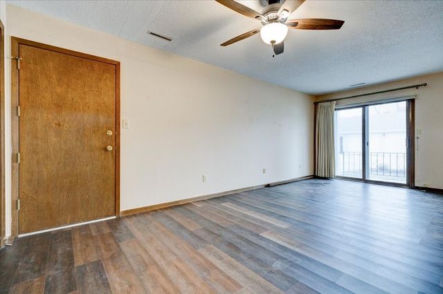 1208 49th Street 1, West Des Moines, IA 50266