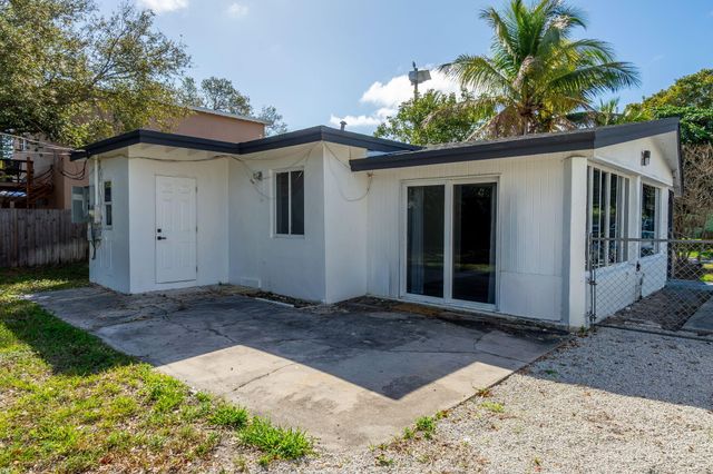 113 SE 8th Avenue, Boynton Beach, FL 33435