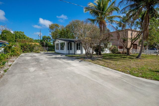 113 SE 8th Avenue, Boynton Beach, FL 33435