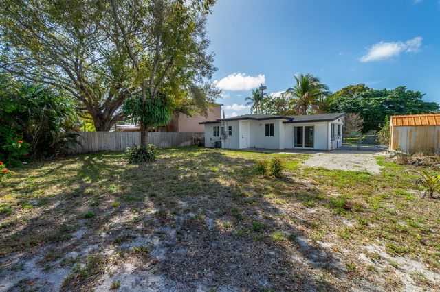 113 SE 8th Avenue, Boynton Beach, FL 33435