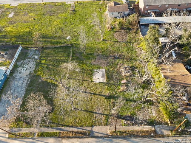 217 E LINDBERGH BLVD, Universal City, TX 78148