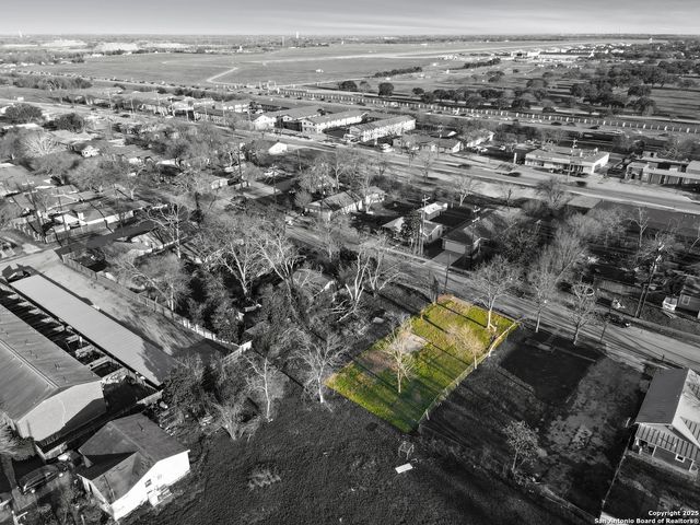 217 E LINDBERGH BLVD, Universal City, TX 78148