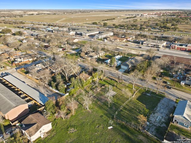 217 E LINDBERGH BLVD, Universal City, TX 78148