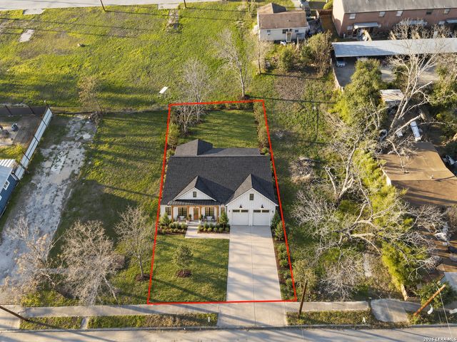 217 E LINDBERGH BLVD, Universal City, TX 78148