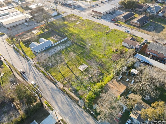 217 E LINDBERGH BLVD, Universal City, TX 78148