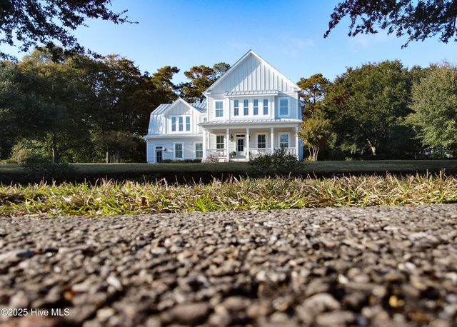 53 Ballast Point Road, Hampstead, NC 28443