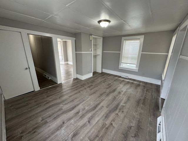 31 Merrill St, Lowell, MA 01852