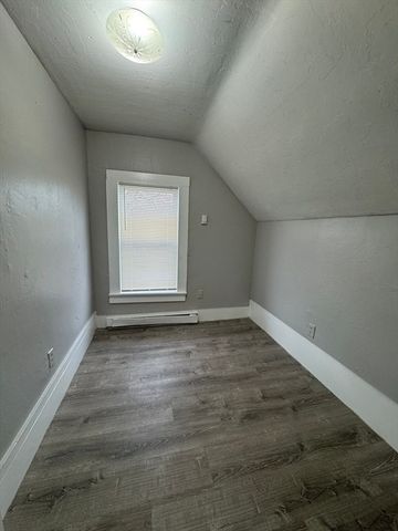 31 Merrill St, Lowell, MA 01852