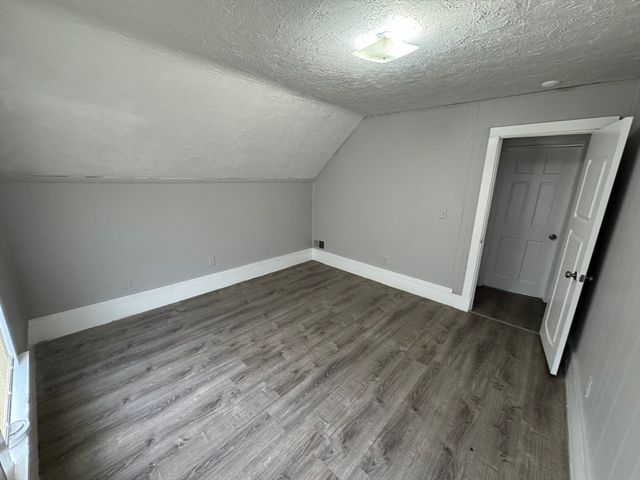 31 Merrill St, Lowell, MA 01852