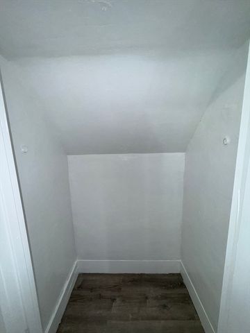 31 Merrill St, Lowell, MA 01852