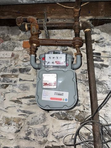 31 Merrill St, Lowell, MA 01852