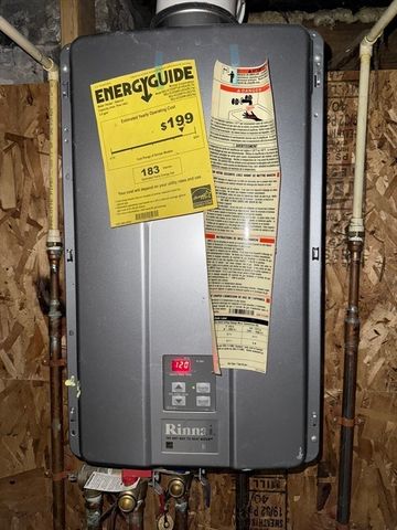 31 Merrill St, Lowell, MA 01852