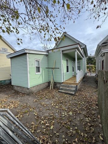 31 Merrill St, Lowell, MA 01852