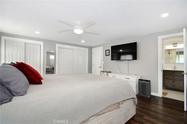 20643 Clarendon Street, Woodland Hills, CA 91367