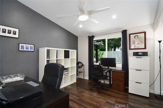 20643 Clarendon Street, Woodland Hills, CA 91367
