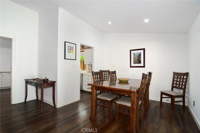 20643 Clarendon Street, Woodland Hills, CA 91367