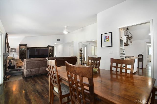 20643 Clarendon Street, Woodland Hills, CA 91367