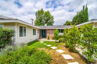 20643 Clarendon Street, Woodland Hills, CA 91367