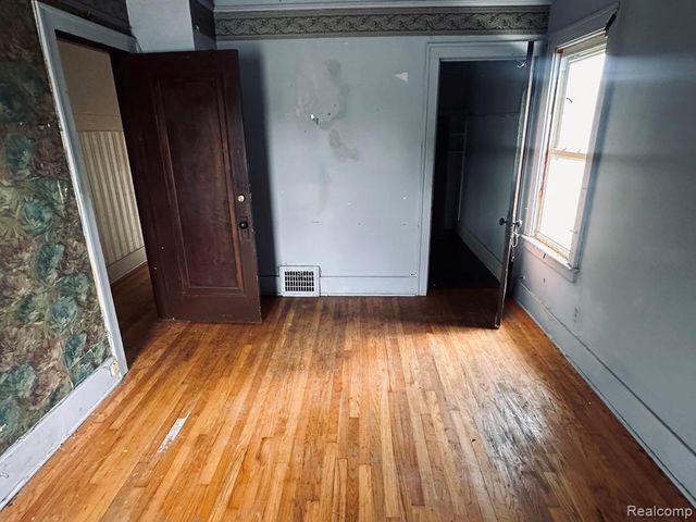3331 S Liddesdale Street, Detroit, MI 48217