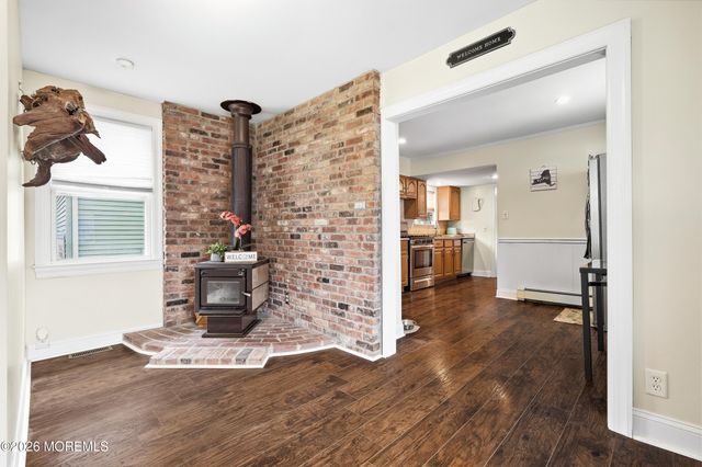 9 Briarcliff Place, Port Monmouth, NJ 07758