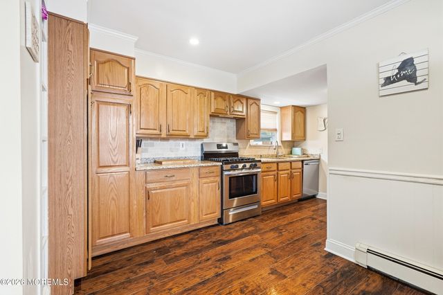 9 Briarcliff Place, Port Monmouth, NJ 07758
