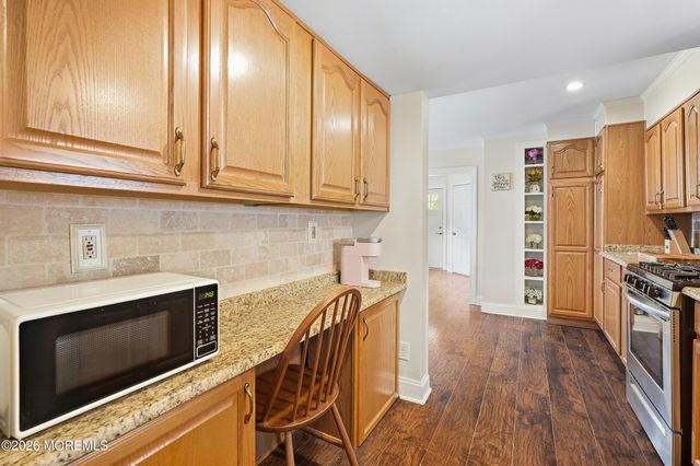 9 Briarcliff Place, Port Monmouth, NJ 07758