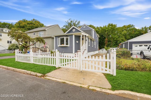9 Briarcliff Place, Port Monmouth, NJ 07758