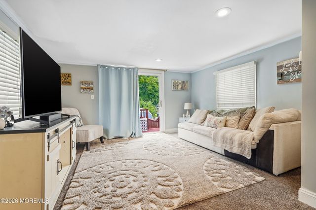 9 Briarcliff Place, Port Monmouth, NJ 07758
