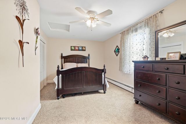 9 Briarcliff Place, Port Monmouth, NJ 07758