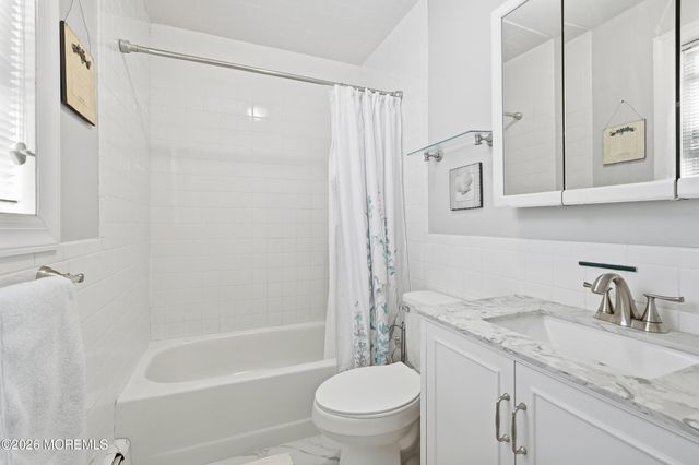 9 Briarcliff Place, Port Monmouth, NJ 07758