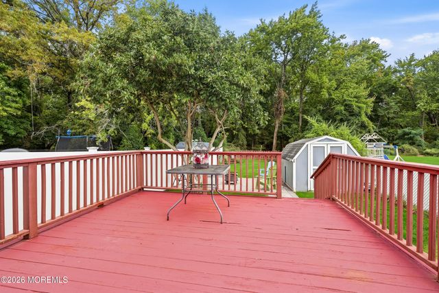 9 Briarcliff Place, Port Monmouth, NJ 07758