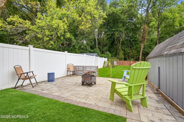 9 Briarcliff Place, Port Monmouth, NJ 07758