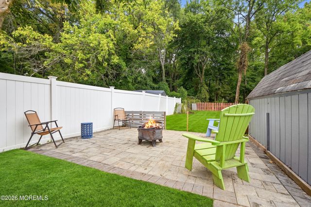 9 Briarcliff Place, Port Monmouth, NJ 07758