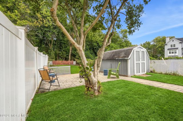 9 Briarcliff Place, Port Monmouth, NJ 07758
