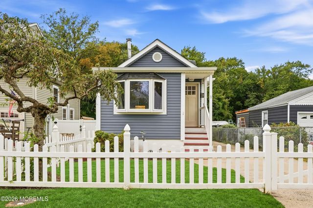 9 Briarcliff Place, Port Monmouth, NJ 07758