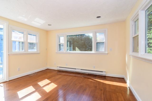 11 Mark St, Natick, MA 01760